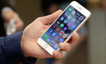 Apple's iPhone Turns 10, Bumpy Start Forgotten