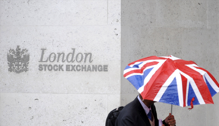 London Shares Brush Off Bank and Manufacturing Gloom